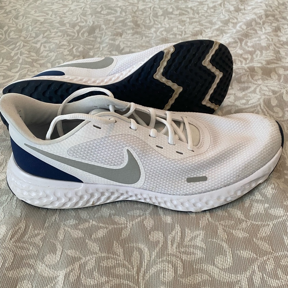 Men’s Nike Revolution Tennis Shoes